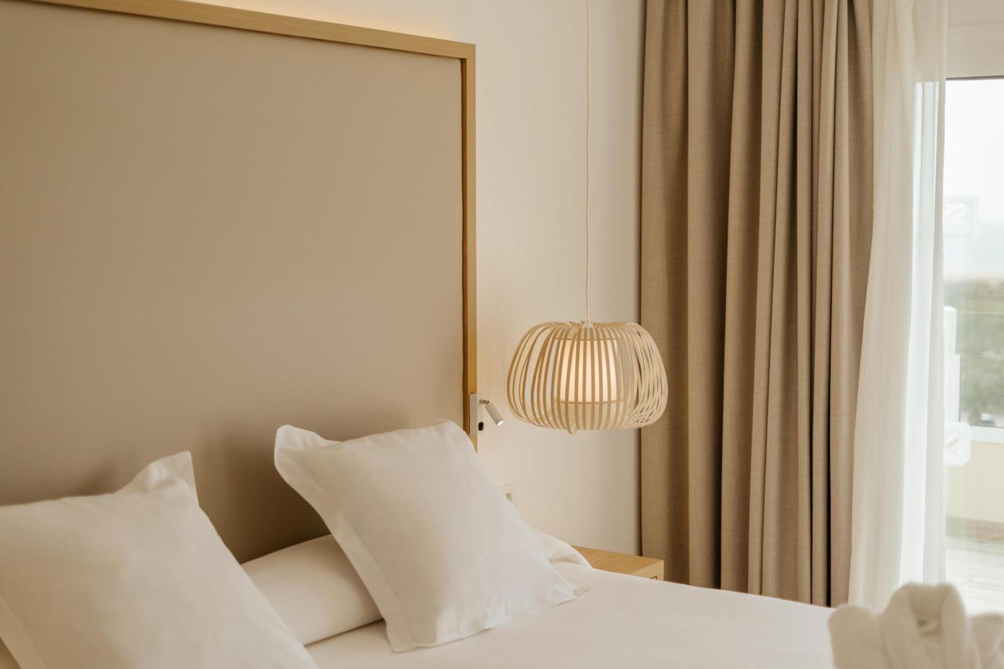 R2 Buganvilla Hotel & Spa مورو ذيل خابلِ المظهر الخارجي الصورة