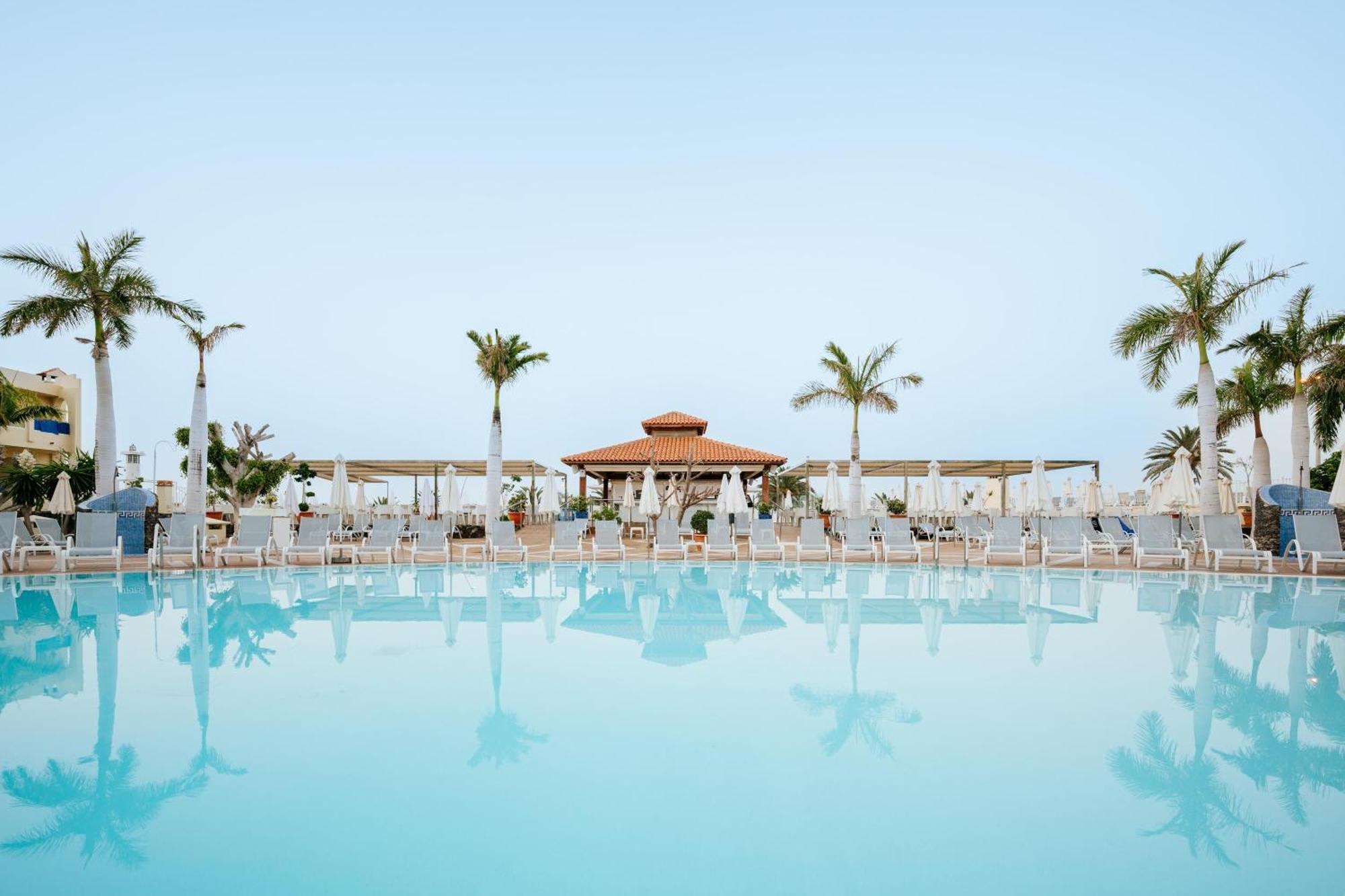 R2 Buganvilla Hotel & Spa مورو ذيل خابلِ المظهر الخارجي الصورة
